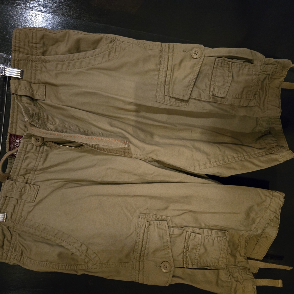 Tan Cargo Shorts with Sturdy Cotton Fabric